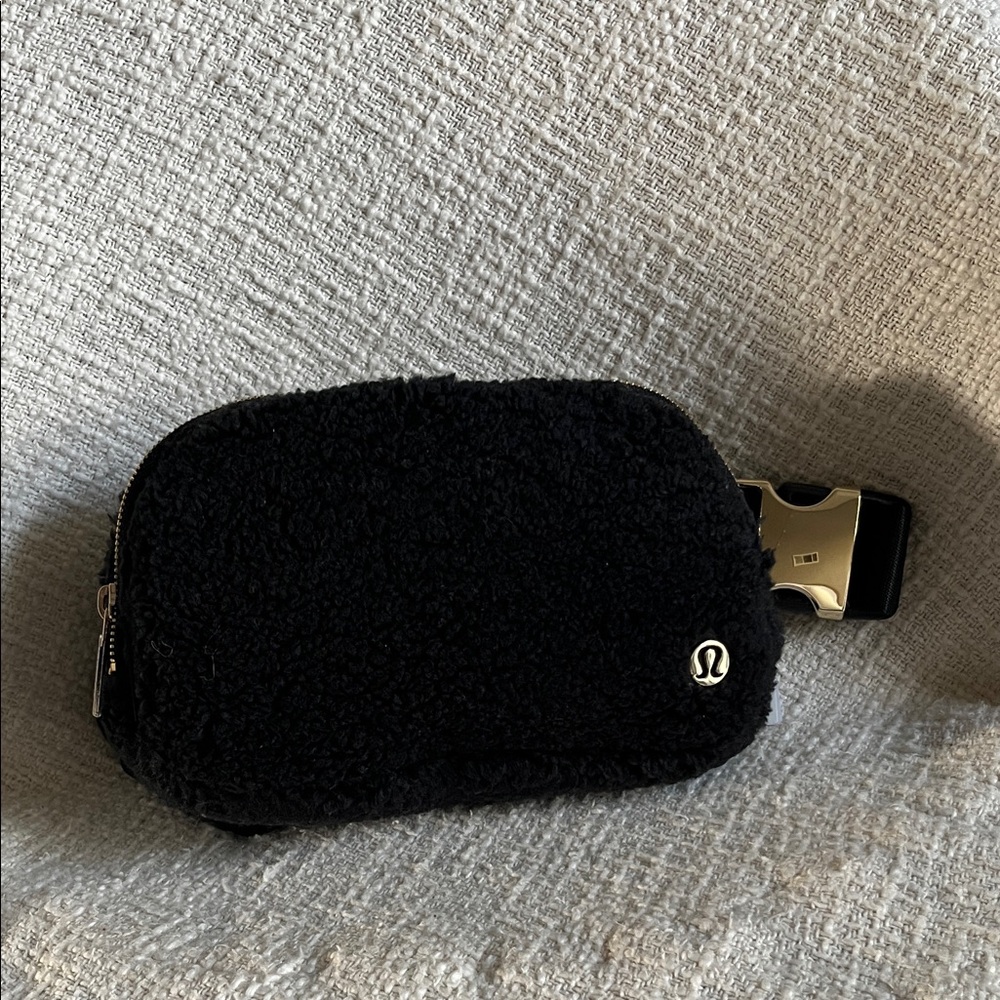 Lululemon Black Fleece Everywhere Belt Bag